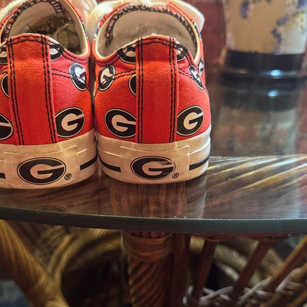 Red Patterned Women's Sneakers - Picture 3 of 8